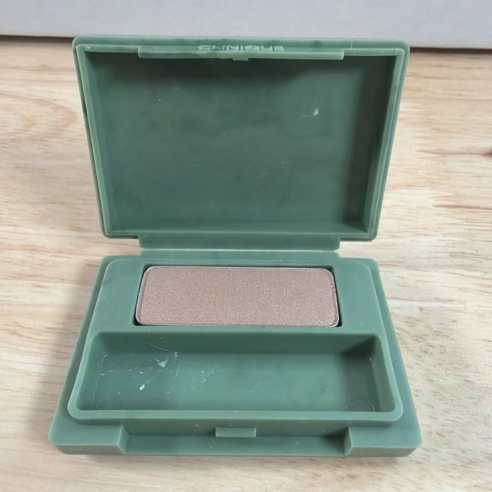 Clinique High Impact Eyeshadow Eye Shadow .03 oz Travel‎ Size 03 SOUTH BEACH New